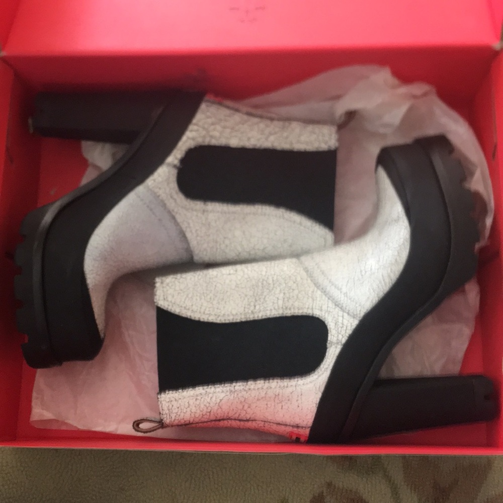 Hunter Originial Crackle High Heel in Black/White